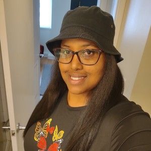 Meet your Posher, Desiree